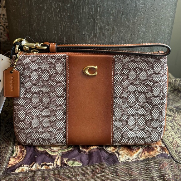 Authentic COACH 1941 micro sign. jacquard/refined calf leather zip top wristlet - Picture 8 of 14